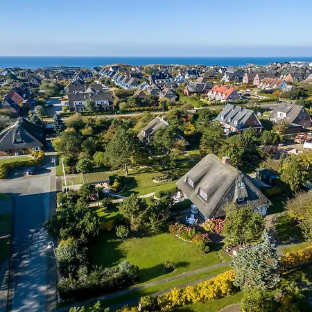 Holiday home Somerhues Wenningstedt-Braderup